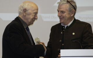 Nach 30 Jahren Ehrenamt gewürdigt: Dr. Horst Pettenkofer und Präsident Maximilian Voit. Foto: Boris Baumann