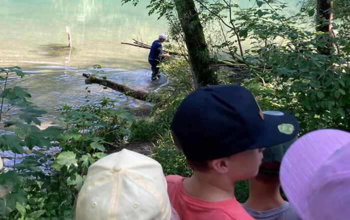 Denklinger Grundschüler bauen Unterwasser-Insektenhotels mit dem Kreisfischereiverein Schongau